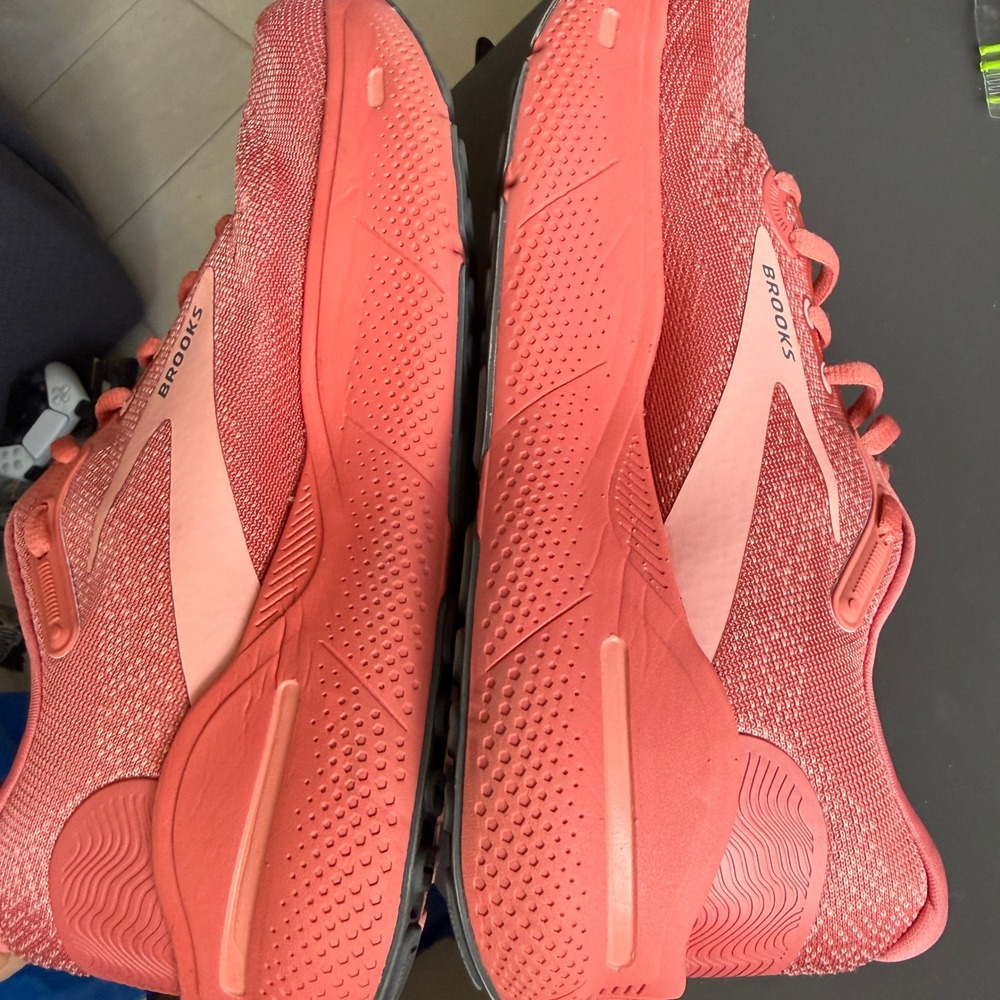 Brooks Ghost Max Running Shoes Womens 8 Pink Cushioned Sneakers 1203951B621 - Picture 9 of 10